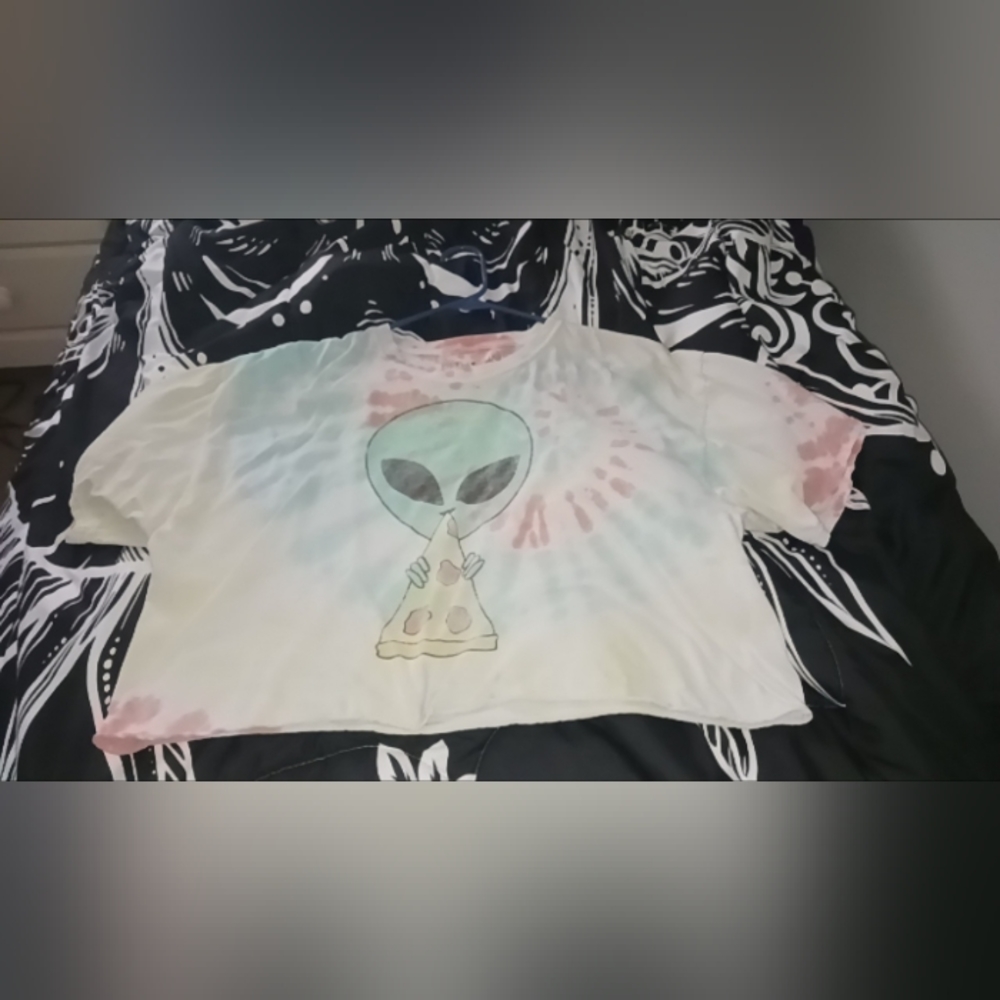 Alien pizza tie die crop top